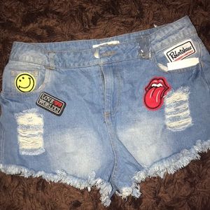 Women’s denim boyfriend shorts with patch work...